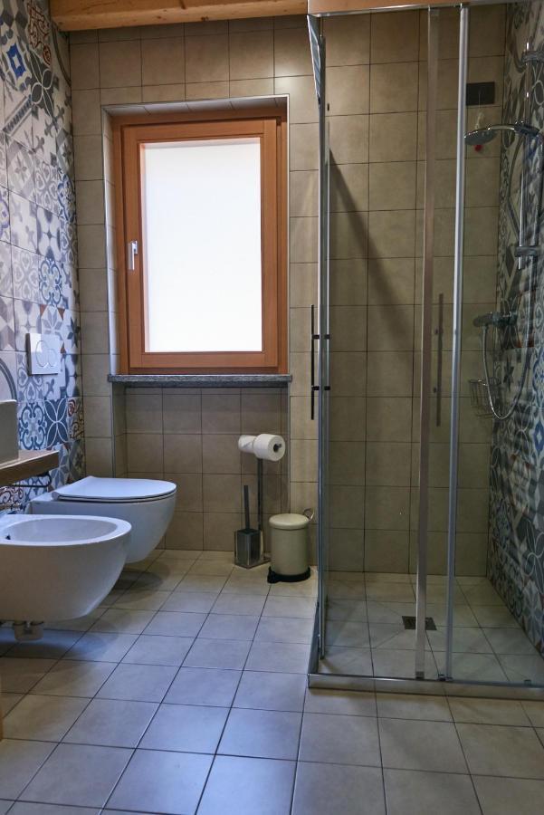 Piodahaus B&B Piedilago Bagian luar foto